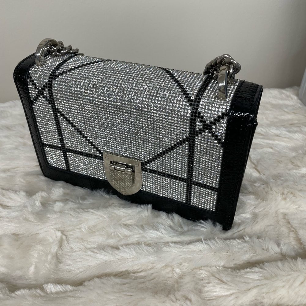 Beautiful Black with silver Bling Rectangle Dressy bag with silver chain strap!